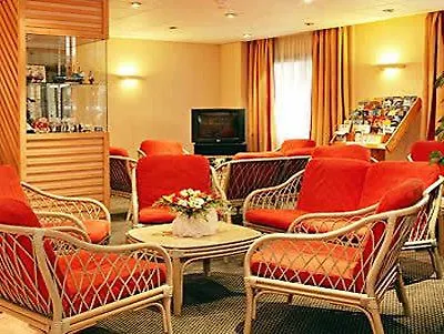 Отель Escale Oceania Centre Кемпер
